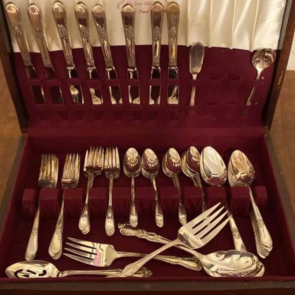 1847‎ Roger’s Brothers Adoration Silver Plated Flatware Service for 8